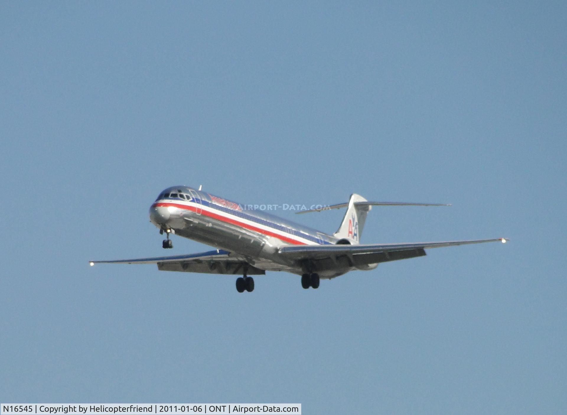 N16545, 1990 McDonnell Douglas MD-82 (DC-9-82) C/N 53027, On 1 mile final to runway 26L