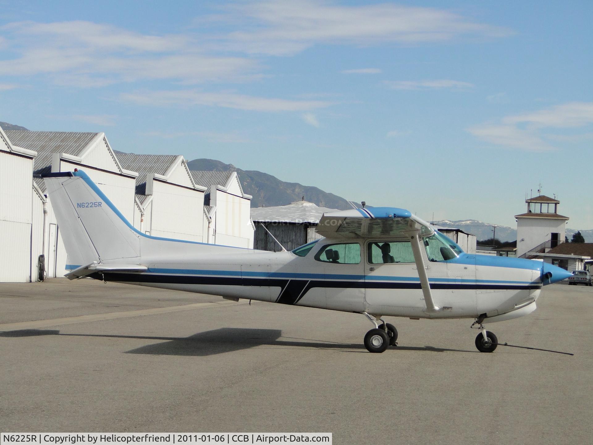 N6225R, 1979 Cessna 172RG Cutlass RG C/N 172RG0122, Parked outside of the hanger