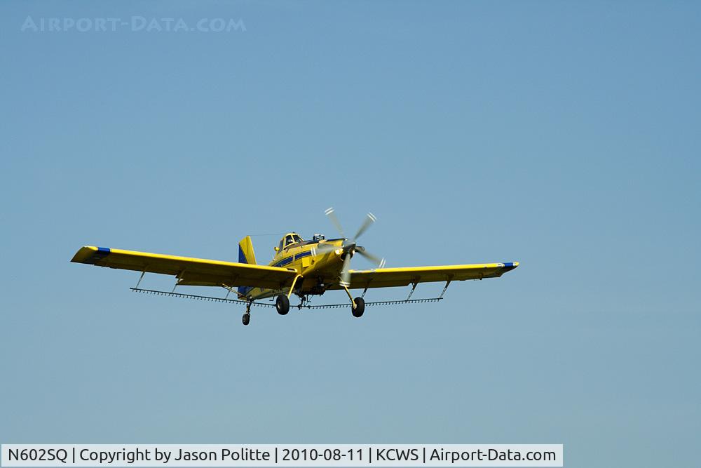 N602SQ, 1997 Air Tractor Inc AT-602 C/N 602-0422, Crop duster taking off from Cantrell Field.