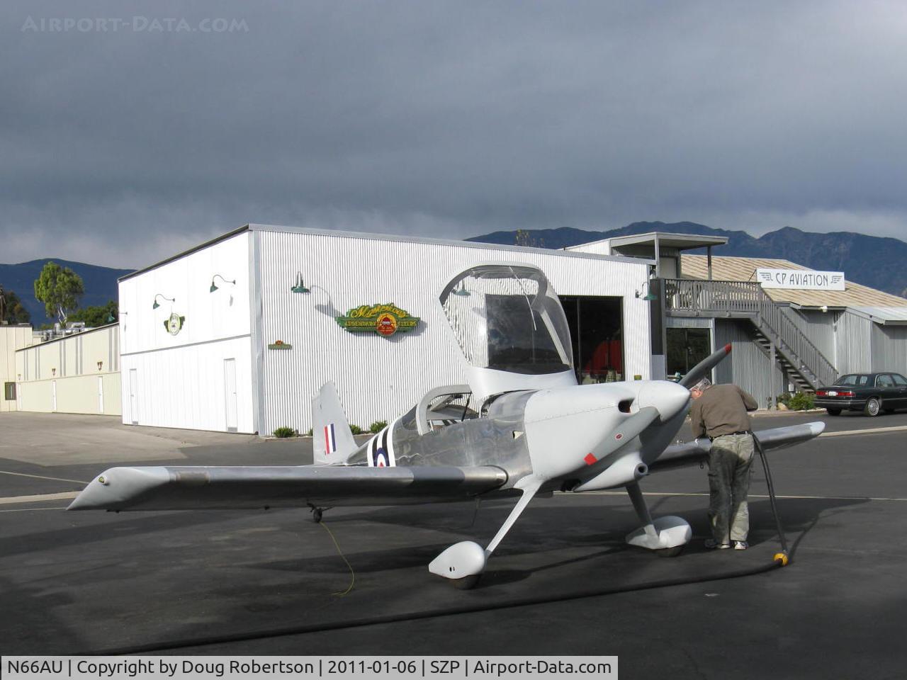 N66AU, Vans RV-6 C/N 20119, 2009 Farmer VAN's RV-6, Lycoming O-320 160 Hp, refueling