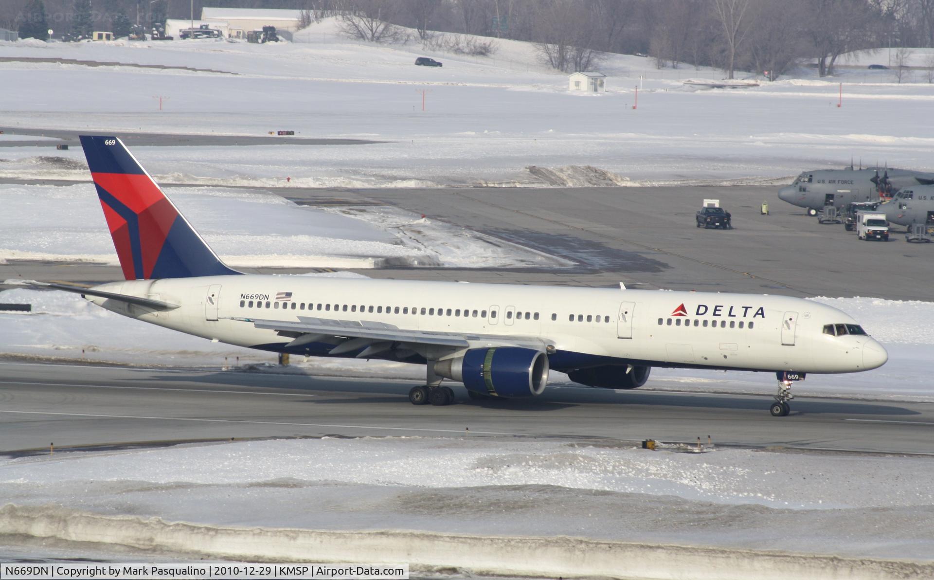 N669DN, 1991 Boeing 757-232 C/N 25142, Boeing 757-200