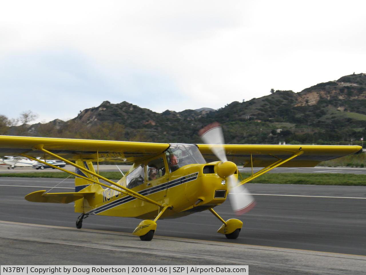 N37BY, 2004 American Champion 8KCAB Super Decathlon C/N 951-2004, 2004 American Champion 8KCAB SUPER DECATHLON, Lycoming AEIO-360 180 Hp, taxi to Rwy 04