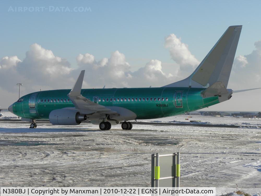 N380BJ, 2009 Boeing 737-7JZ BBJ C/N 37700, Still in 'Green Scheme'. Big Bizjet for the IOM