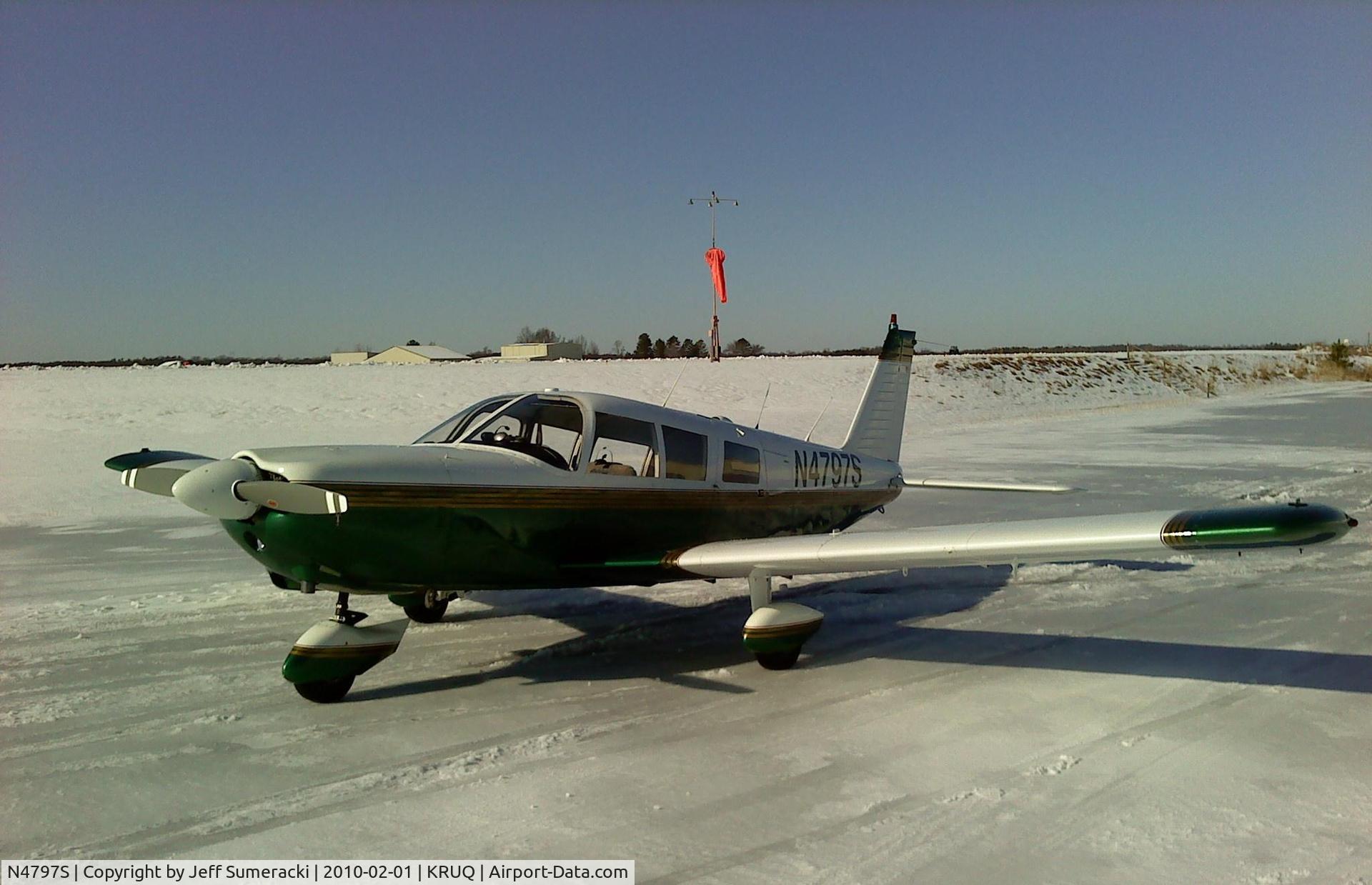 N4797S, 1969 Piper PA-32-260 Cherokee Six C/N 32-1182, Taxi practice on ice at KRUQ, runway closed at the time.
