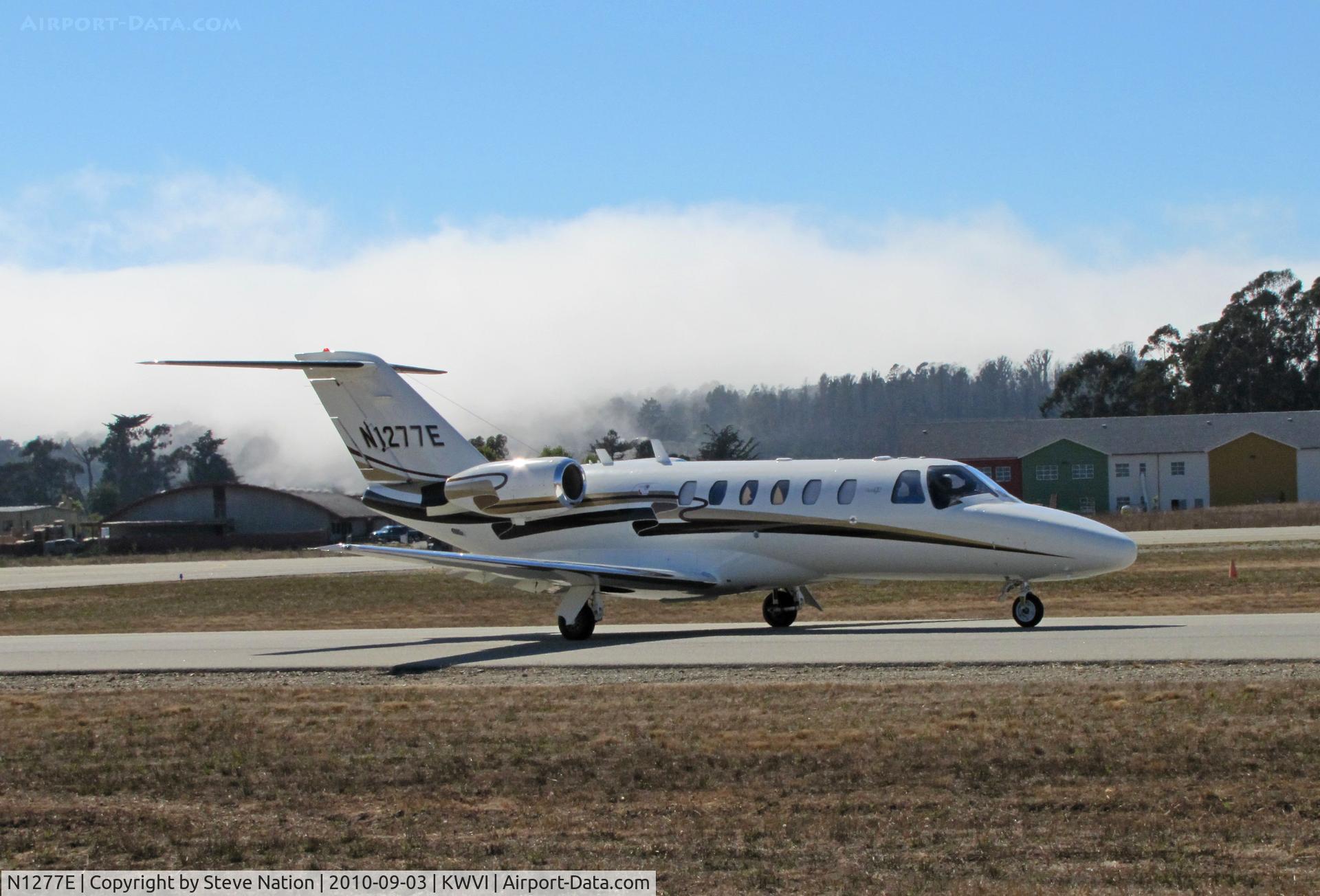 N1277E, 2002 Cessna 525A CitationJet CJ2 C/N 525A0076, Locally-based 2002 Cessna 525 operated by Heaven Express LLC (Corralitols, CA) taxiing at 2010 Watsonville Fly-In