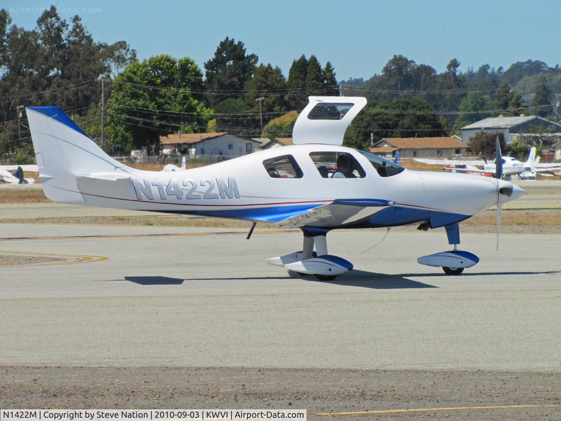 N1422M, 2006 Lancair ES C/N ES-155, 2006 Richard Lancair ES taxiing in at 2010 Watsonville Fly-In