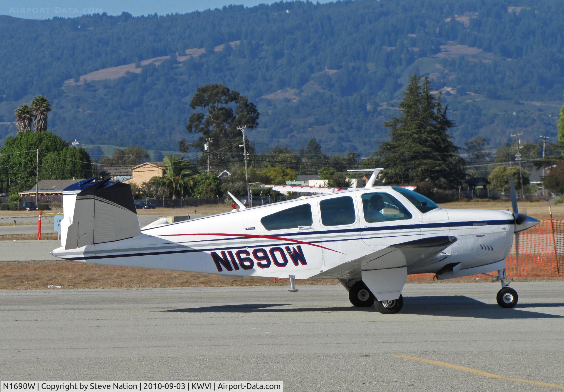 N1690W, 1972 Beech V35B Bonanza C/N D-9391, Lodi, CA-based 1972 Beech V35B at 2010 Watsonville Fly-In