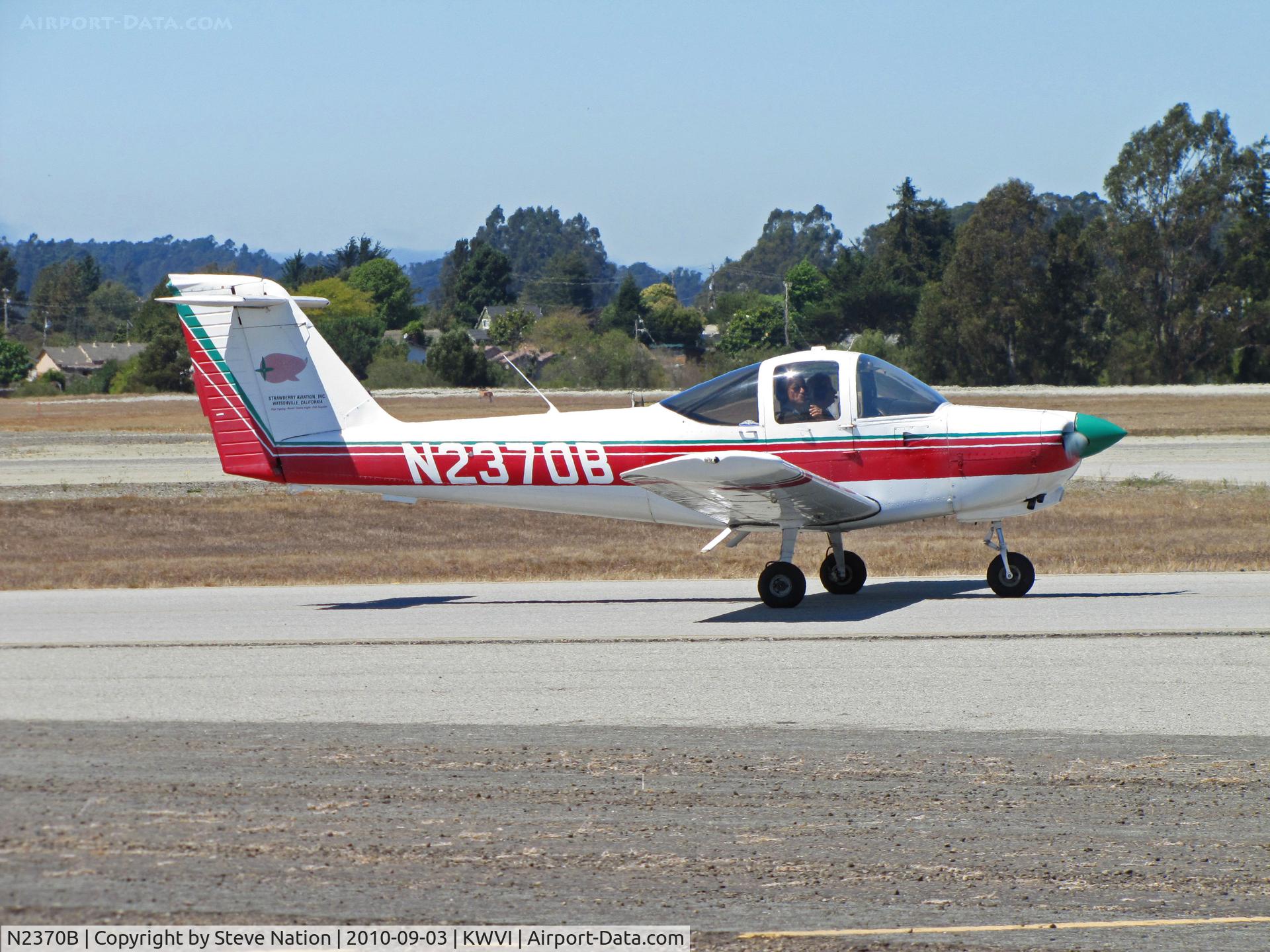 N2370B, 1978 Piper PA-38-112 Tomahawk Tomahawk C/N 38-79A0028, Strawberry Aviation 1978 Piper PA-38-112 taxis @ 2010 Watsonville Fly-in