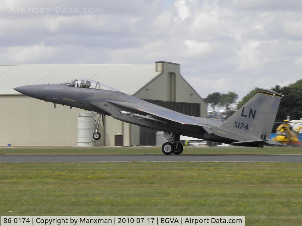 86-0174, 1986 McDonnell Douglas F-15C Eagle C/N 1024/C402, F-15 86-0174 landing after display at RIAT 2010