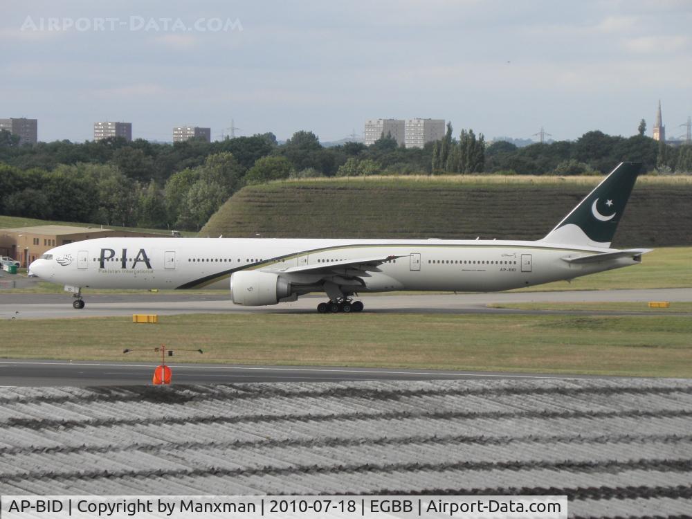 AP-BID, 2008 Boeing 777-340/ER C/N 33780, The PIA Flight taxies out from BHX
