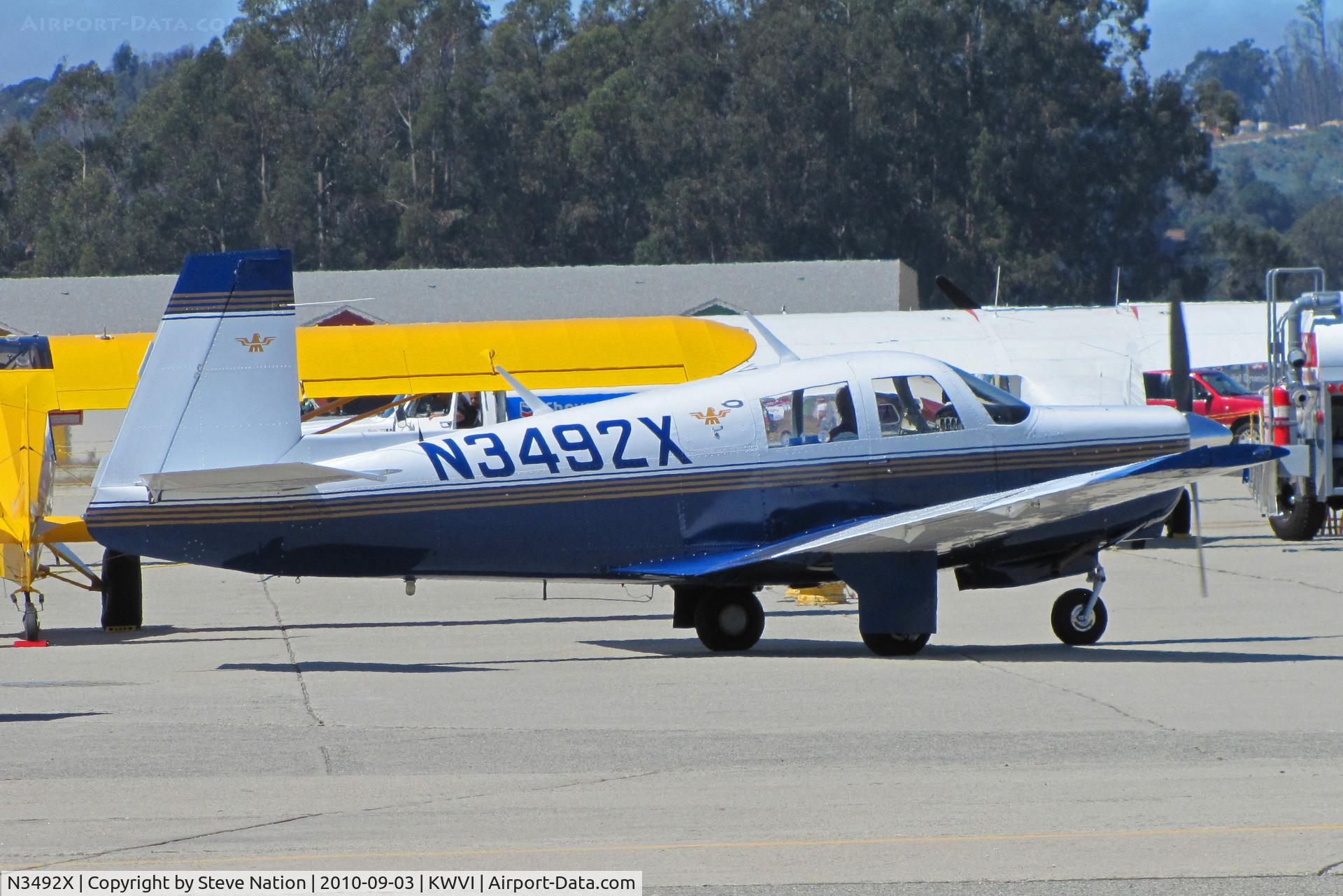 N3492X, 1966 Mooney M20C Ranger C/N 3426, Santa Clara County-based 1966 Mooney M20C taxiing @ 2010 Watsonville Fly-in