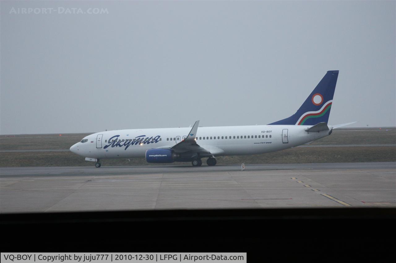 VQ-BOY, 1999 Boeing 737-85F C/N 28825, on transit at CDG