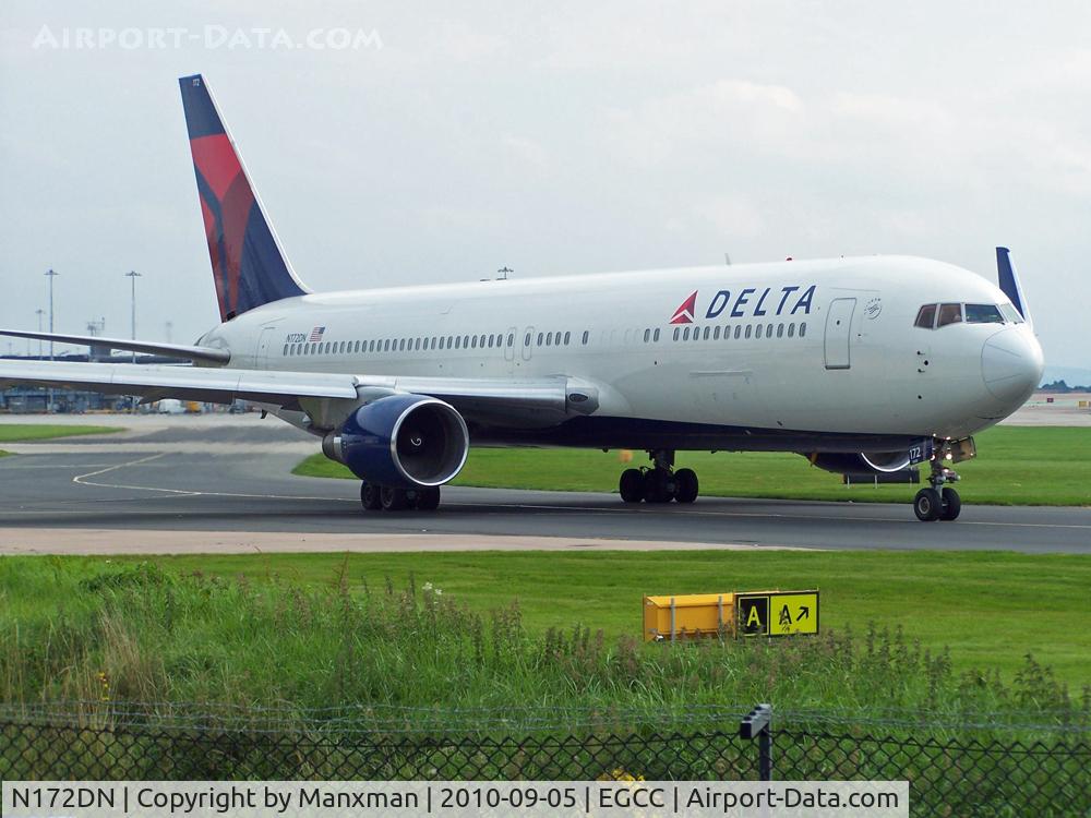N172DN, 1990 Boeing 767-332 C/N 24775, Delta B767-300 N172DN taxiing out at MAN