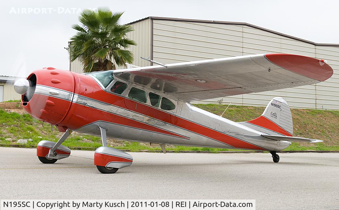 N195SC, 1949 Cessna 195 C/N 7402, Engine warm up.