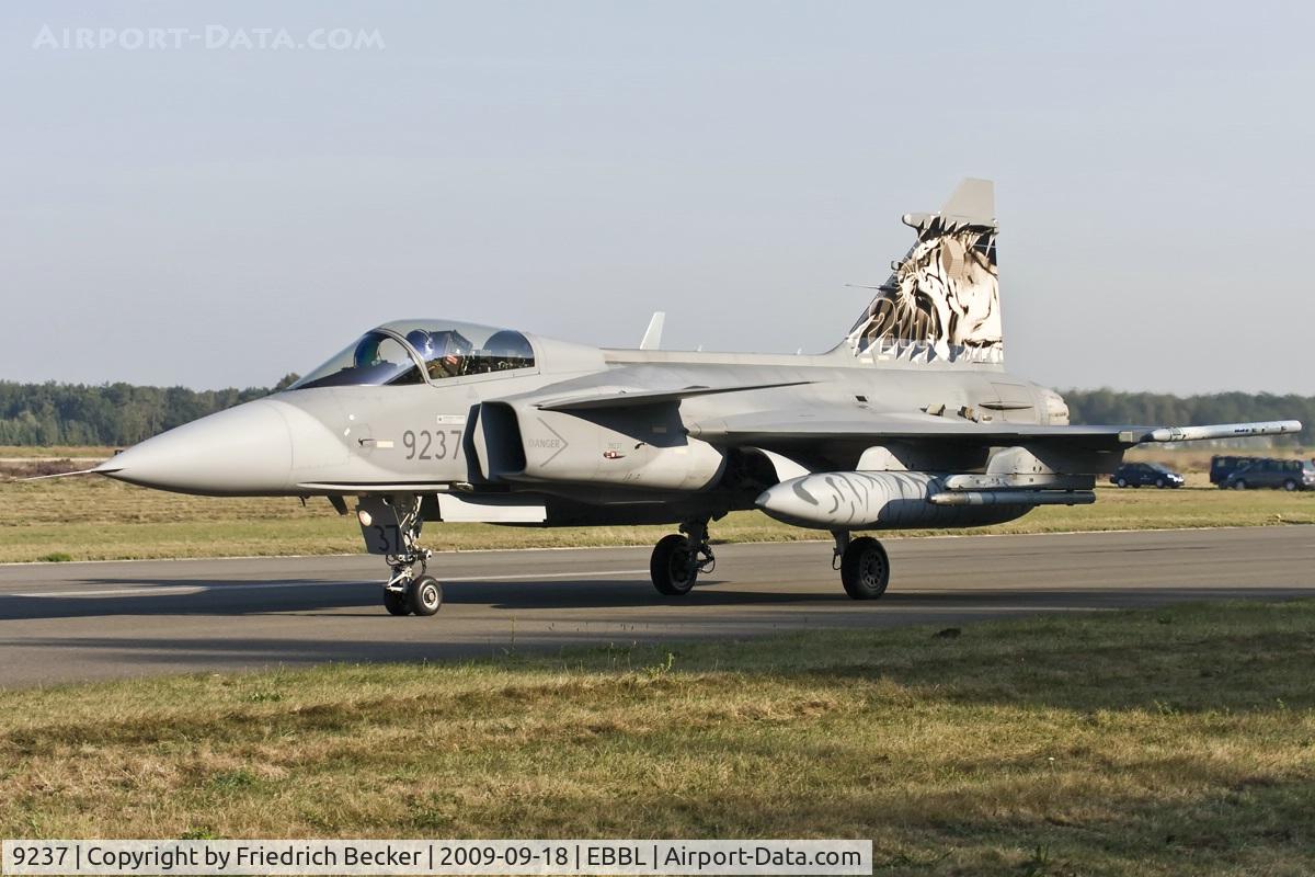 9237, Saab JAS-39C Gripen C/N 39237, taying to the active