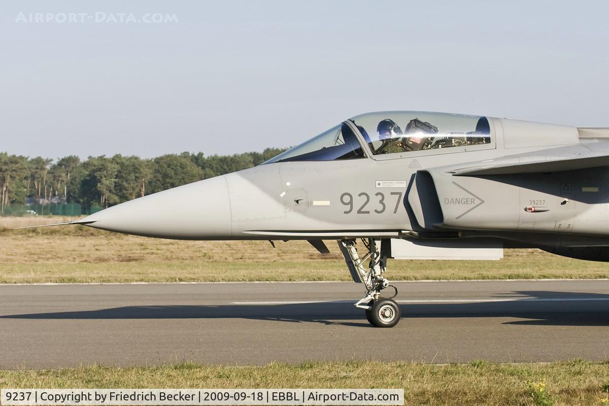 9237, Saab JAS-39C Gripen C/N 39237, taying to the active