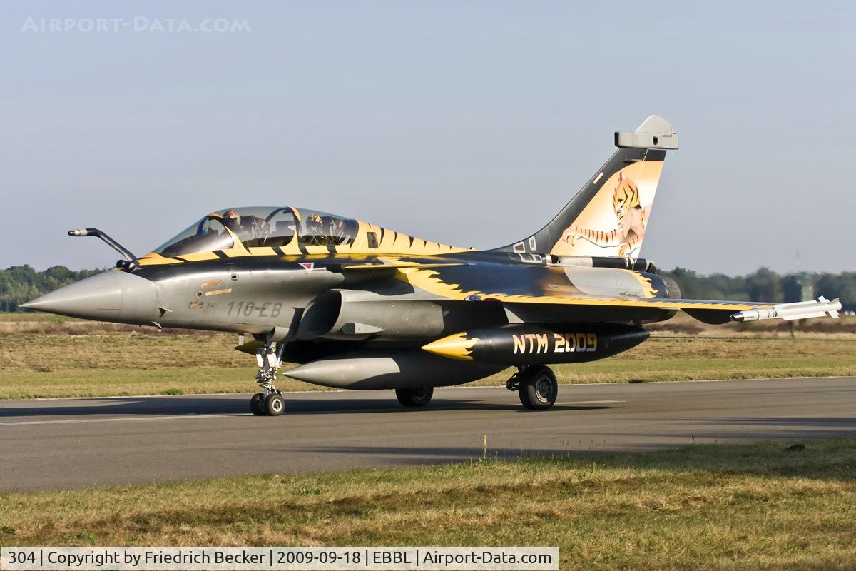 304, Dassault Rafale B C/N 304, taxying to the active