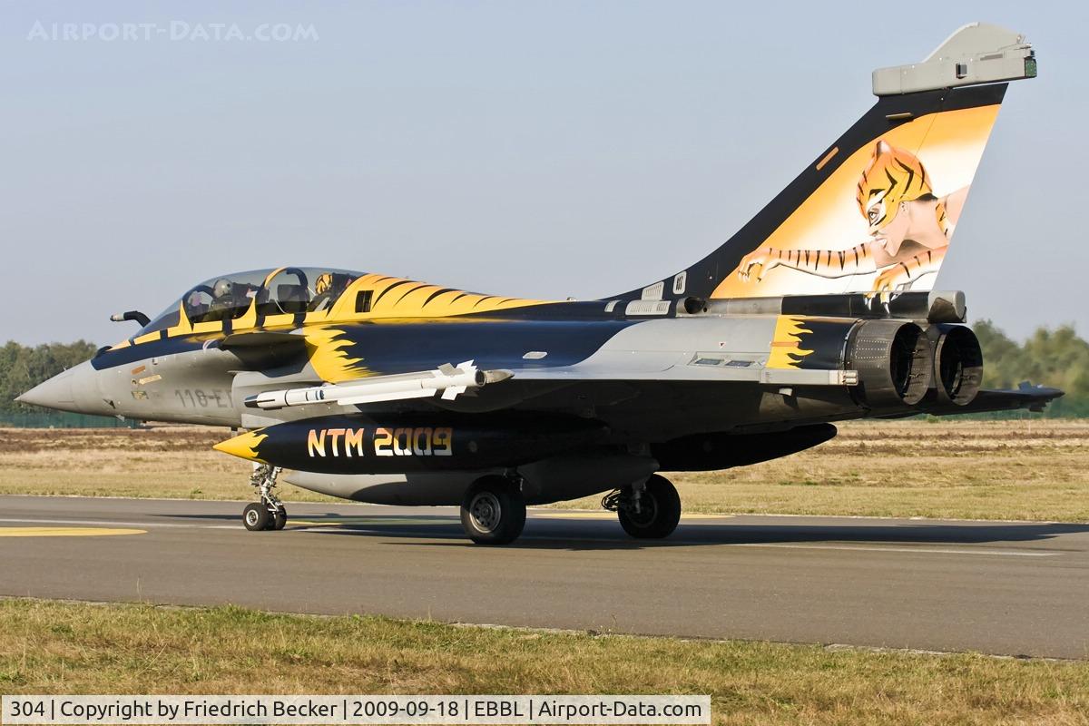 304, Dassault Rafale B C/N 304, taxying to the active