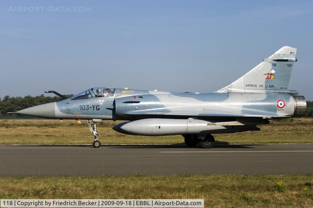118, Dassault Mirage 2000C C/N 385, taxying to the active