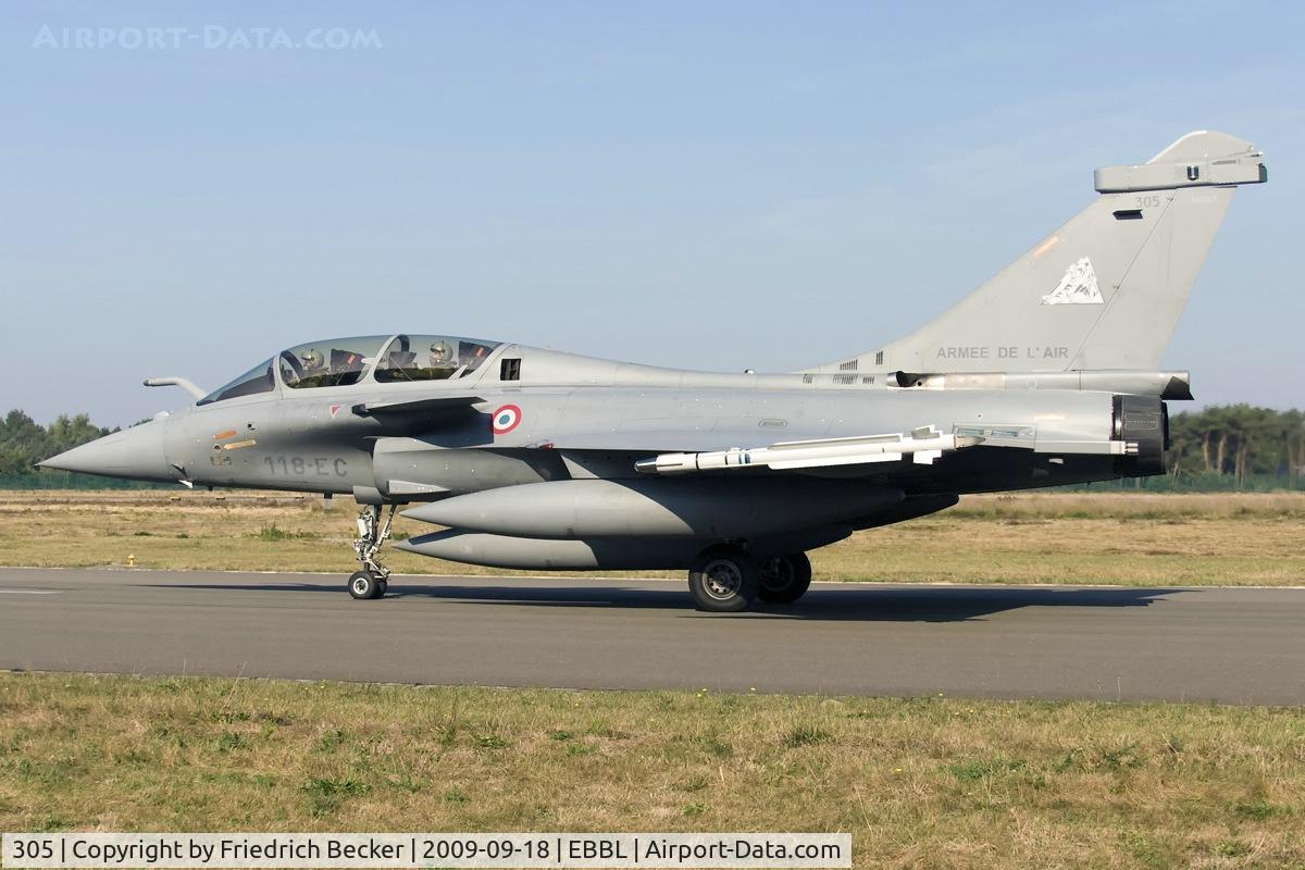 305, Dassault Rafale B C/N 305, taxying to the active