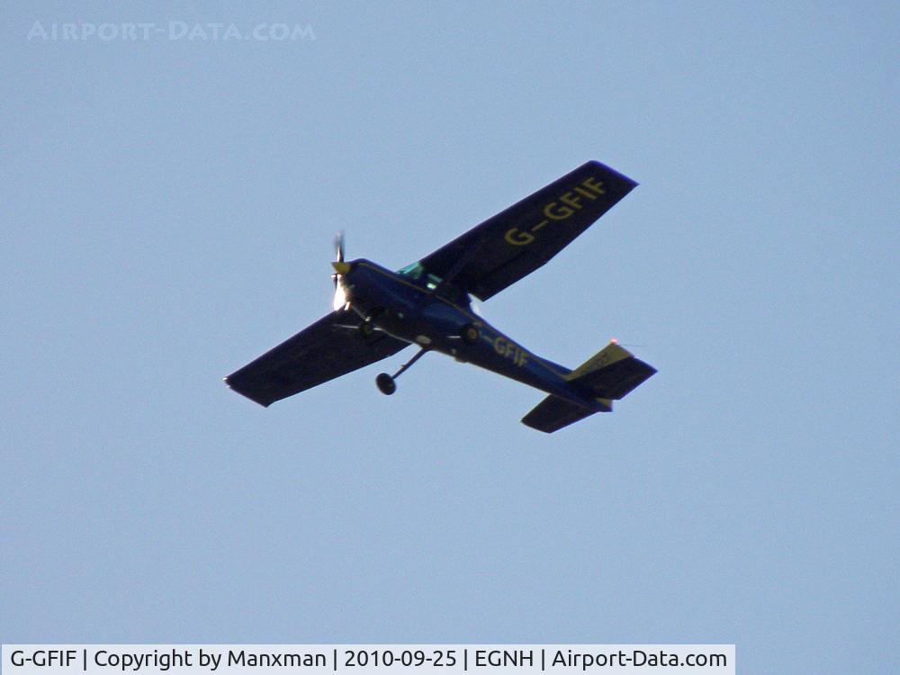 G-GFIF, 1978 Reims FA152 Aerobat C/N 0346, Over Blackpool Prom