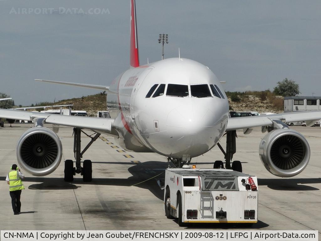 CN-NMA, 2009 Airbus A320-214 C/N 3809, CDG push au T3