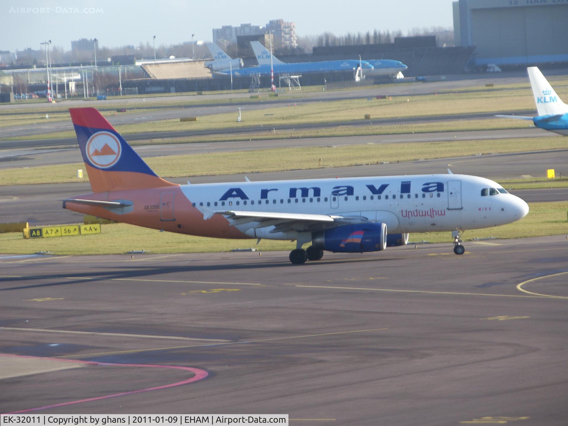 EK-32011, 2004 Airbus A319-132 C/N 2277, Armavia