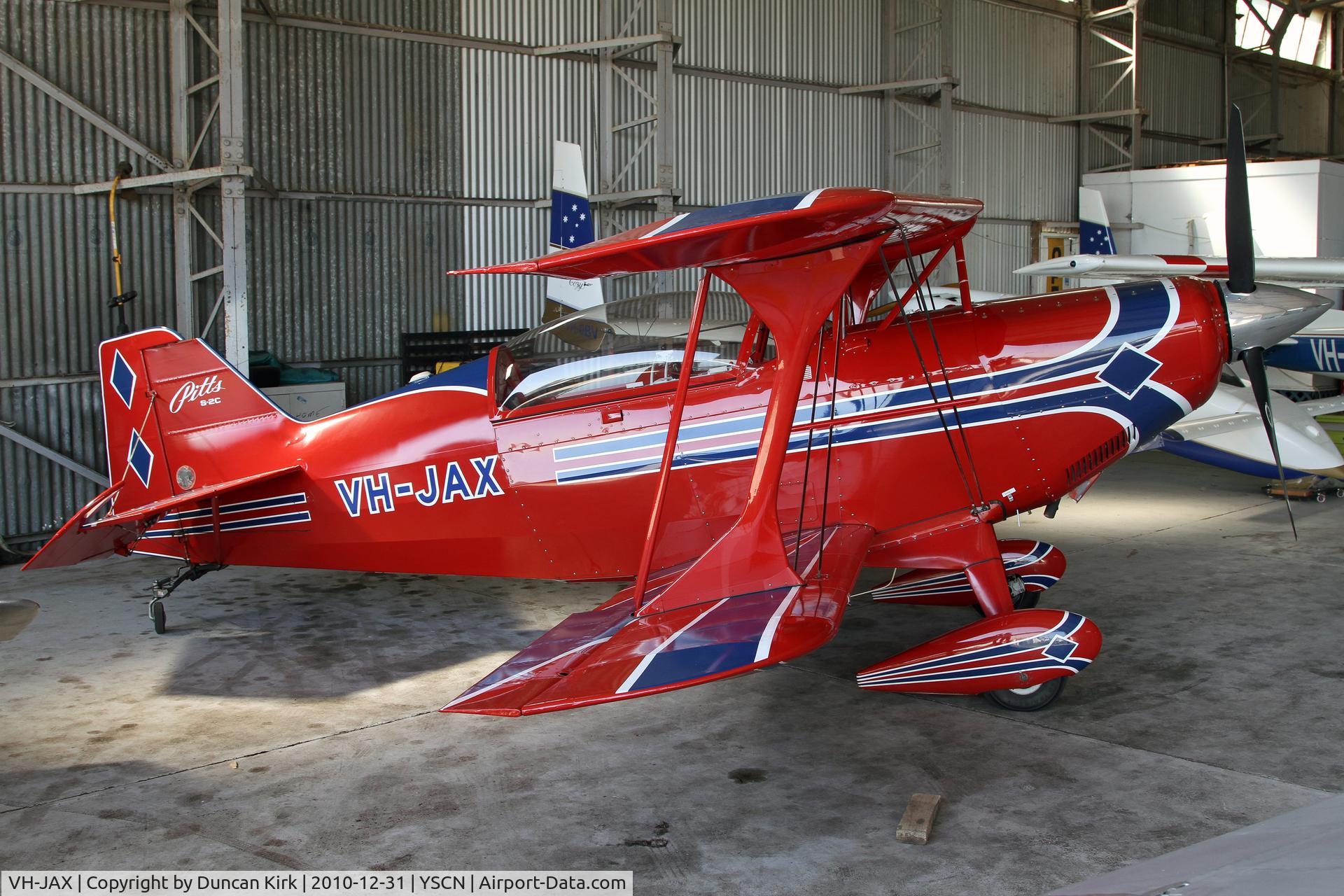 VH-JAX, 2000 Aviat Pitts S-2C Special C/N 6039, Out of the hot sun