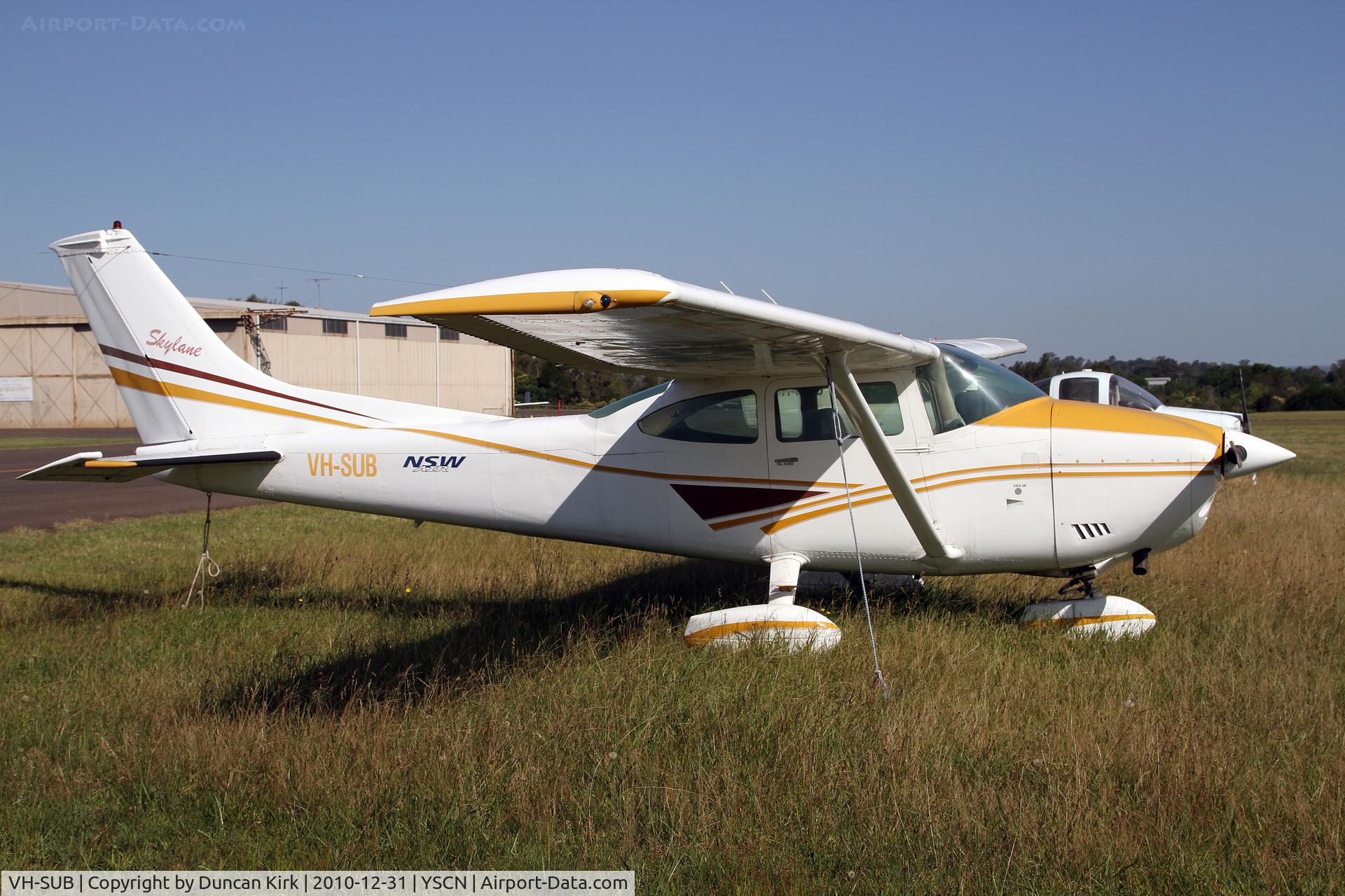 VH-SUB, Cessna 182P Skylane C/N 18264598, Basking on new year's eve 2010 at Camden