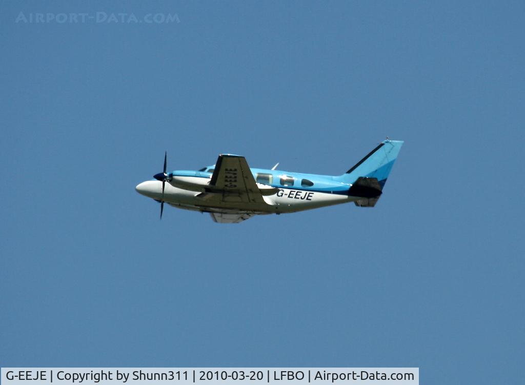G-EEJE, 1972 Piper PA-31 Navajo C/N 31-825, Taking off rwy 32R