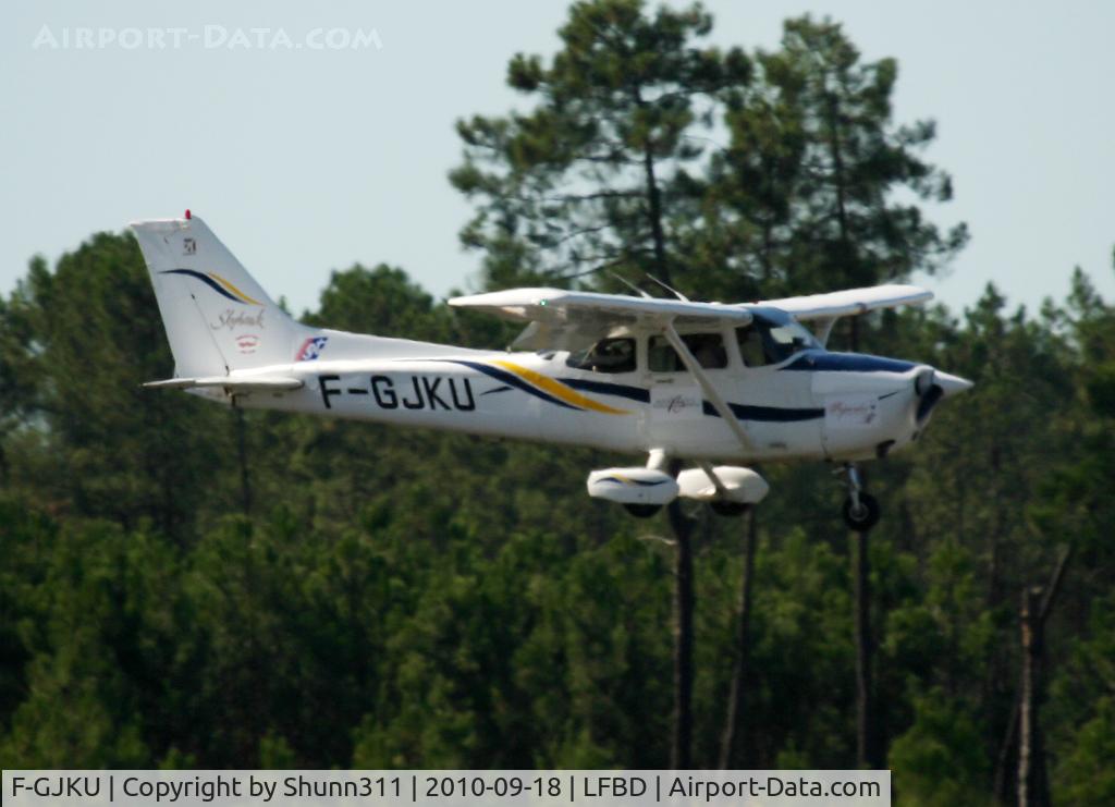 F-GJKU, 2000 Cessna 172R Skyhawk C/N 172-80869, On landing...
