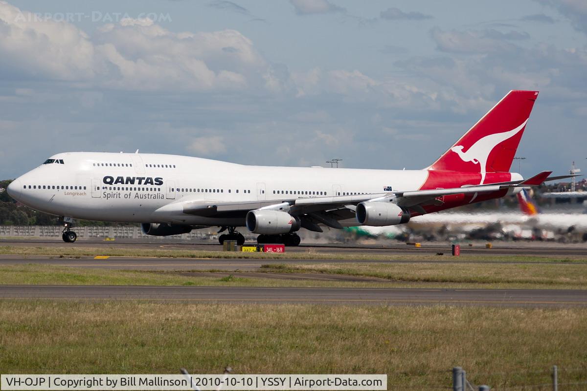 VH-OJP, 1992 Boeing 747-438 C/N 25545, Beginning of a long taxi for 16L