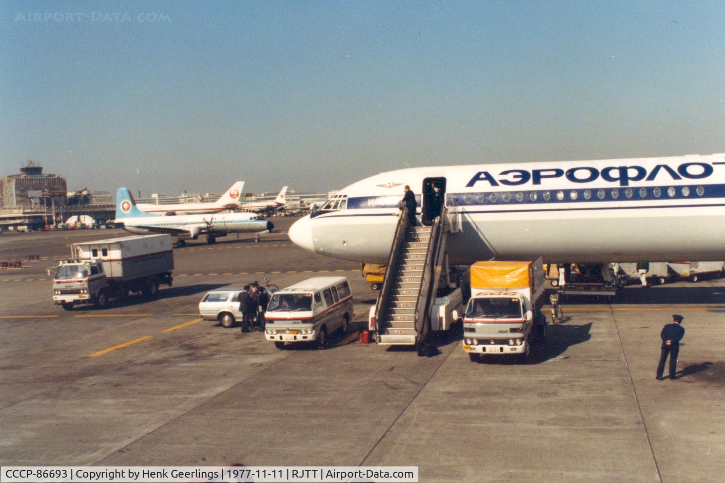 CCCP-86693, 1971 Ilyushin IL-62M C/N 11103, Aeroflot at Haneda , 1977