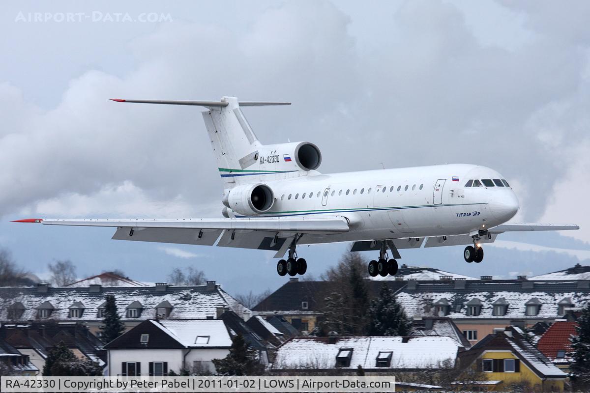 RA-42330, Yakovlev Yak-42D C/N 4250422505122, SZG