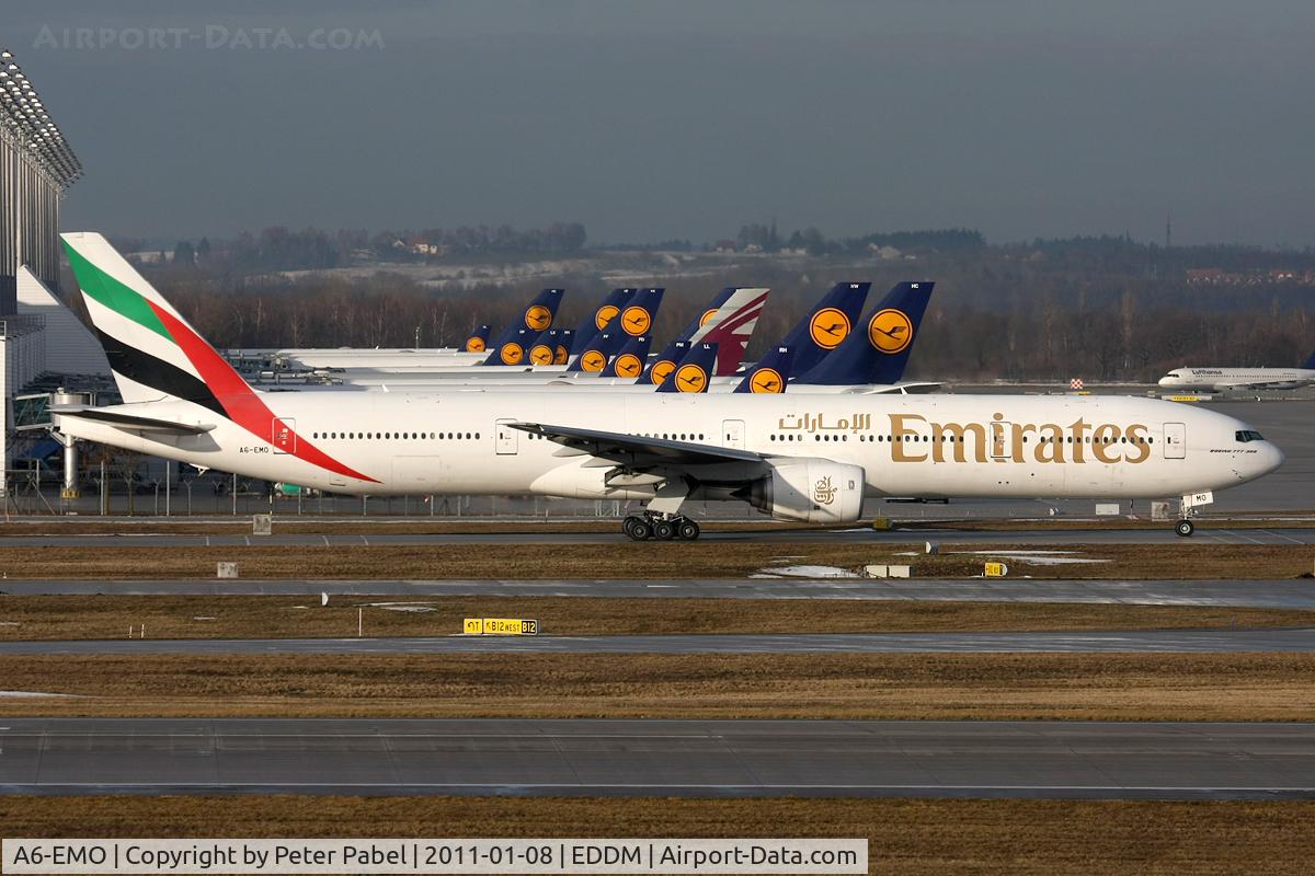 A6-EMO, 2000 Boeing 777-31H C/N 28680, MUC
