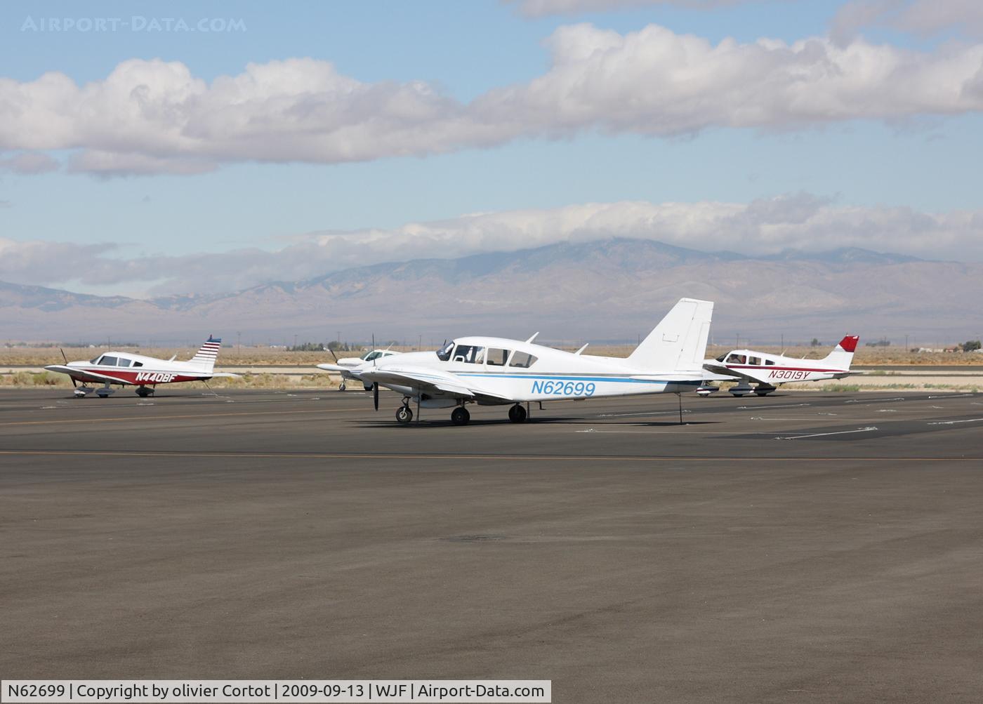N62699, 1976 Piper PA-23-250 C/N 27-7654156, Lancaster, 2009