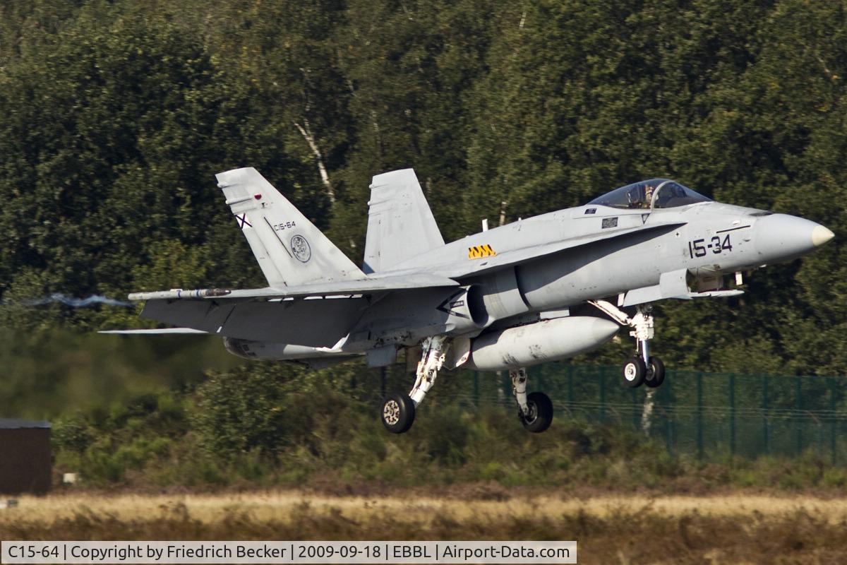 C15-64, McDonnell Douglas EF-18A Hornet C/N 0865/A587, moments prior touchdown
