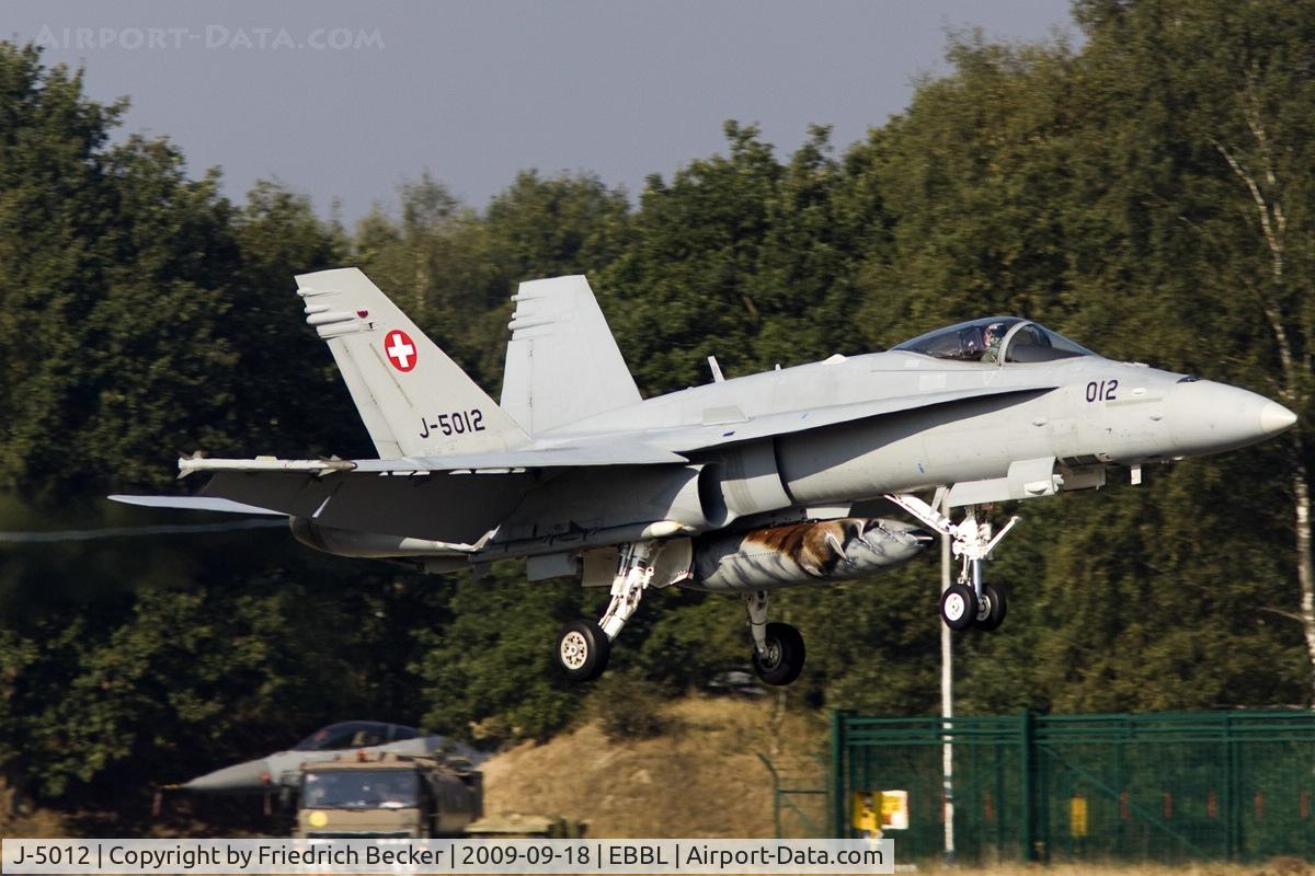 J-5012, McDonnell Douglas F/A-18C Hornet C/N 1352/SFC012, moments prior touchdown