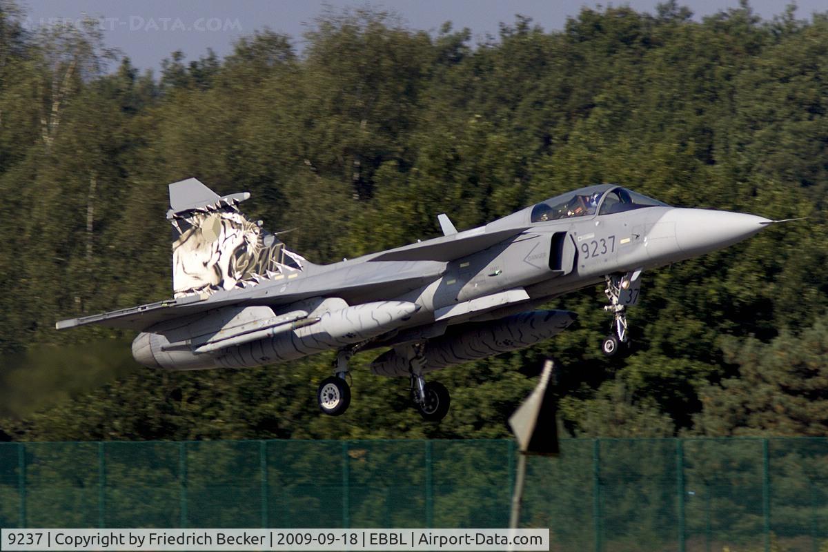 9237, Saab JAS-39C Gripen C/N 39237, moments prior touchdown