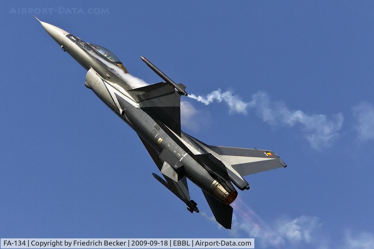 FA-134, SABCA F-16AM Fighting Falcon C/N 6H-134, air show routine of the BAF F-16 team