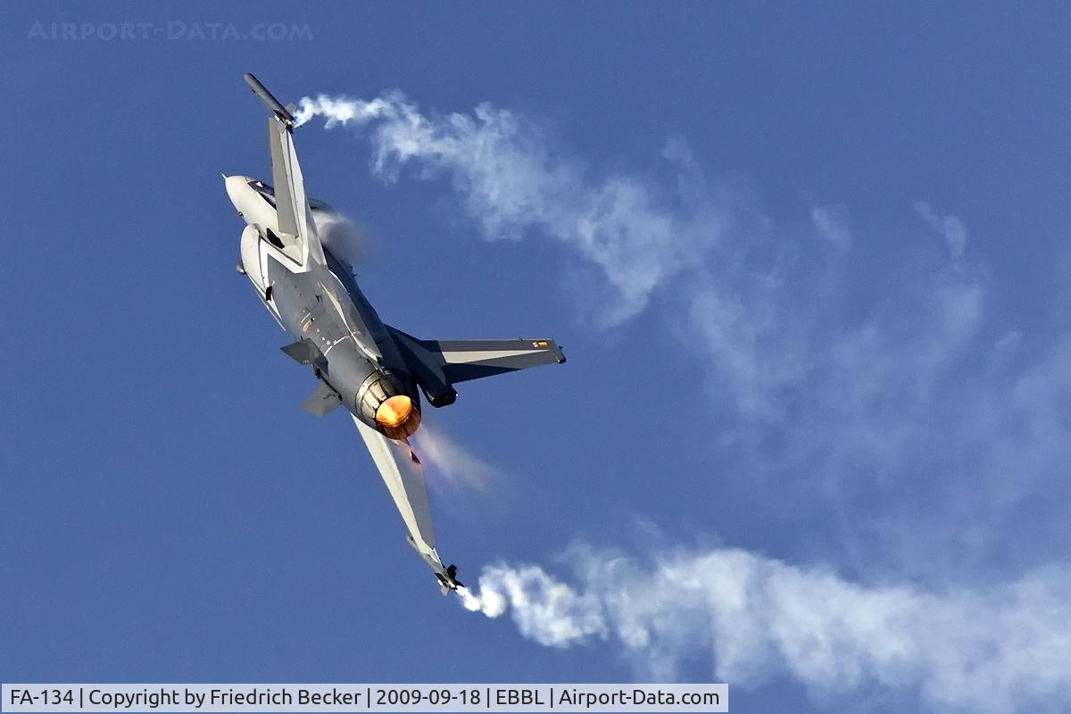 FA-134, SABCA F-16AM Fighting Falcon C/N 6H-134, air show routine of the BAF F-16 team
