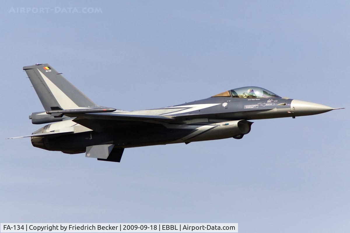 FA-134, SABCA F-16AM Fighting Falcon C/N 6H-134, air show routine of the BAF F-16 team