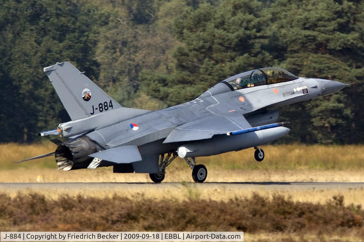J-884, Fokker F-16BM Fighting Falcon C/N 6E-25, touchdown