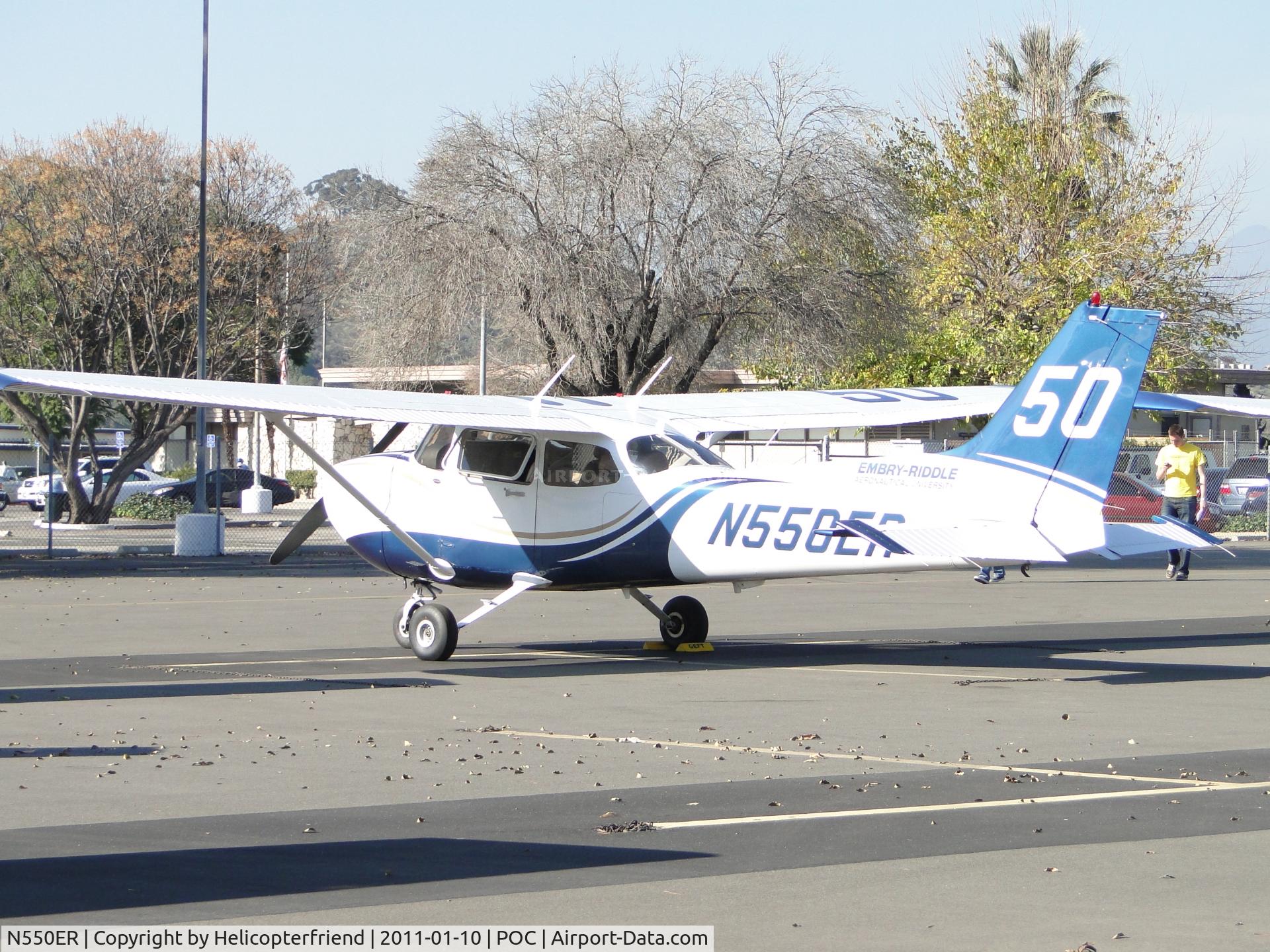 N550ER, 2007 Cessna 172S C/N 172S10531, Parked in transient parking