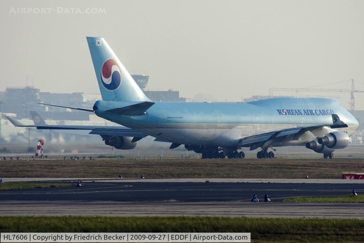HL7606, 1989 Boeing 747-4B5-F C/N 24199, early morning departure