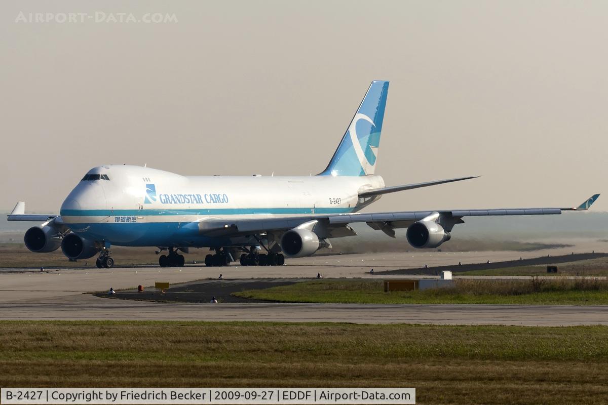 B-2427, 1996 Boeing 747-4B5F C/N 26401, early morning departure