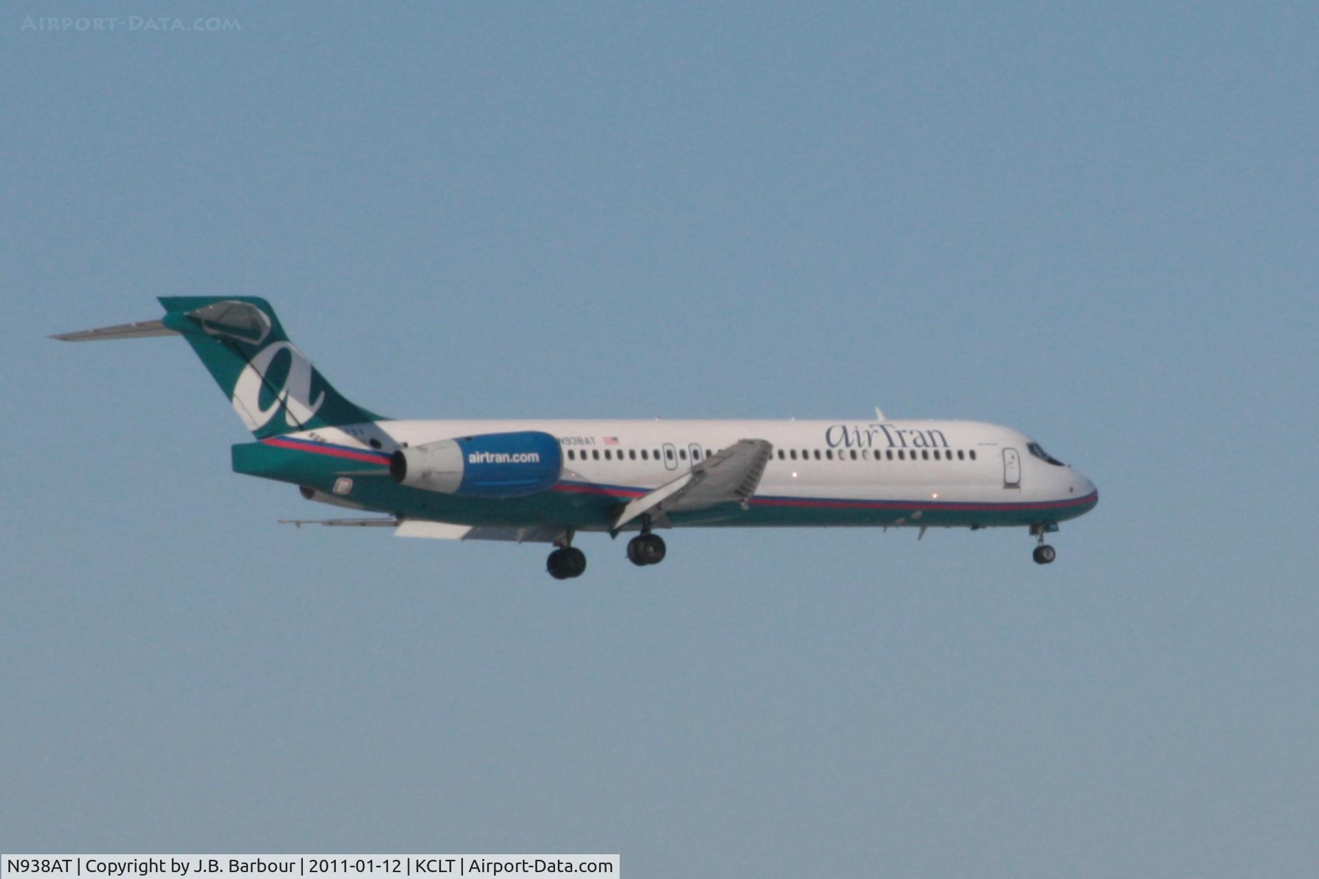 N938AT, 2006 Boeing 717-200 C/N 55098, Approaching 36L