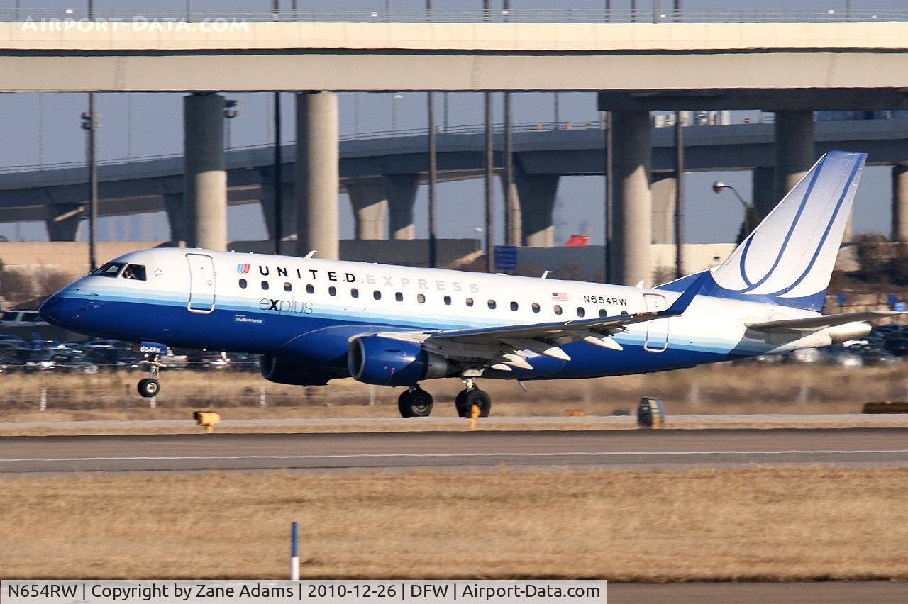 N654RW, 2005 Embraer 170SE (ERJ-170-100SE) C/N 17000104, United Express at DFW Airport