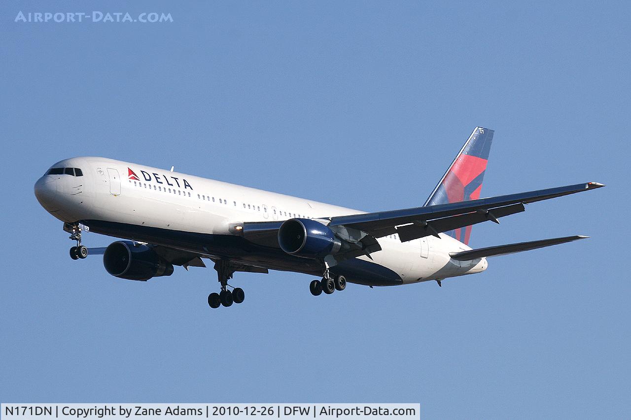 N171DN, 1990 Boeing 767-332 C/N 24759, Delta Airlines at DFW Airport