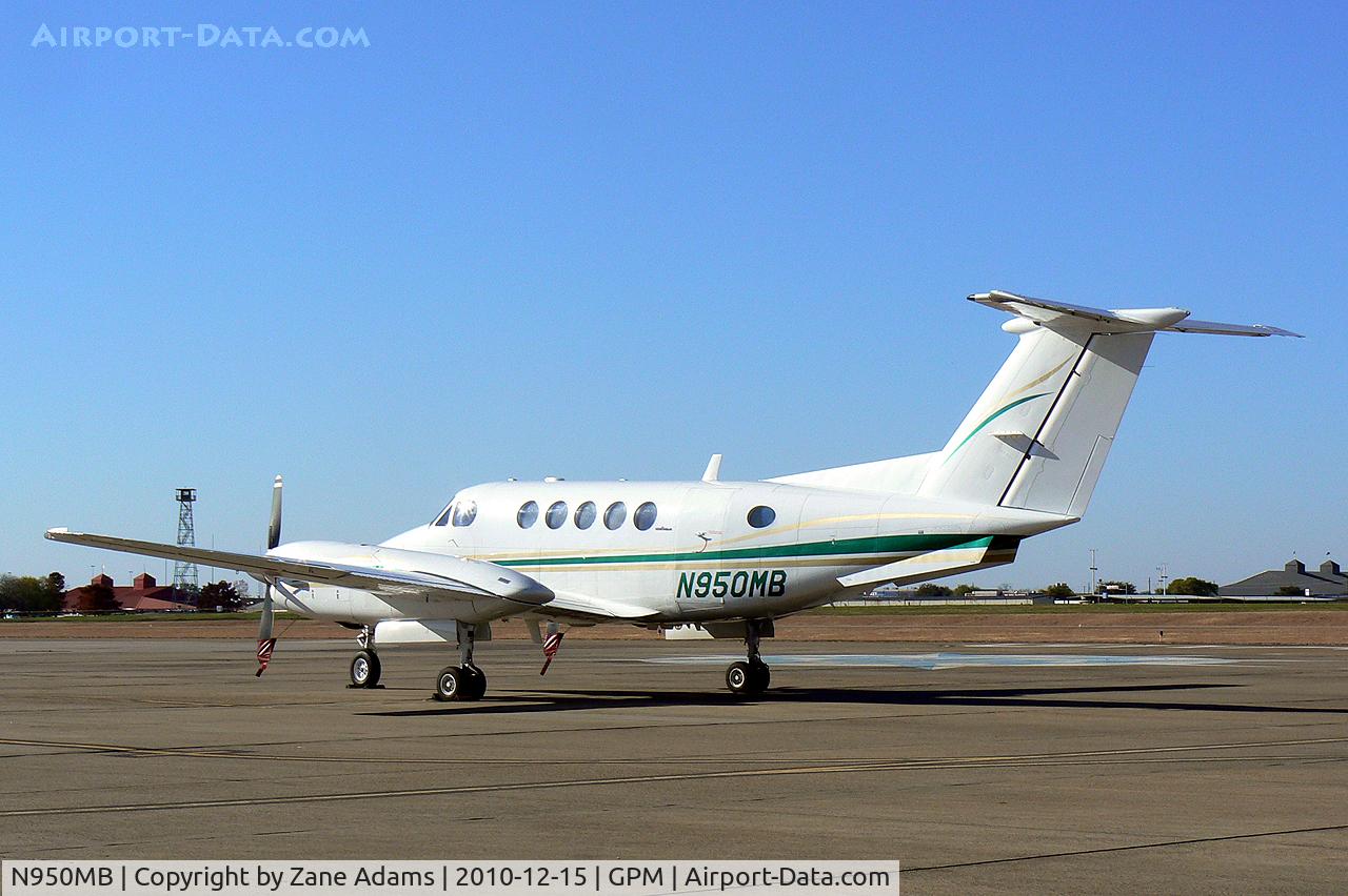 N950MB, 1990 Beech B200 King Air C/N BB-1372, At Grand Prairie Municipal Airport
